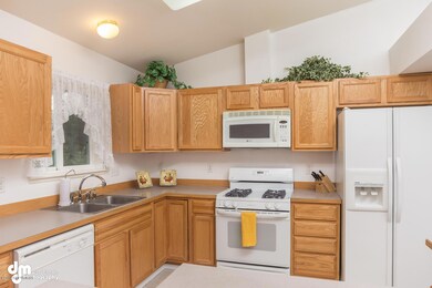 1741 Flatwater Circle-large-007-Kitchen-
