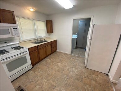 2409 Moultrie Ave, Mattoon, IL 61938 - photo 2