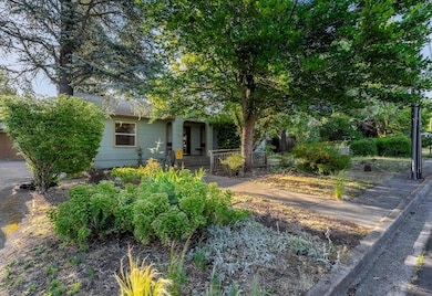 750 Park St, Ashland, OR 97520 - photo 2