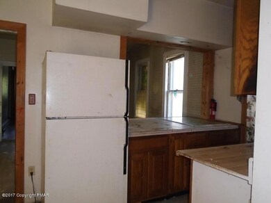 608 Thomas St, Stroudsburg, PA 18360 - photo 3