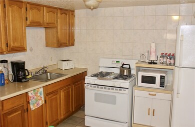 354 Roosevelt Ave, Pawtucket, RI 02860 - photo 4