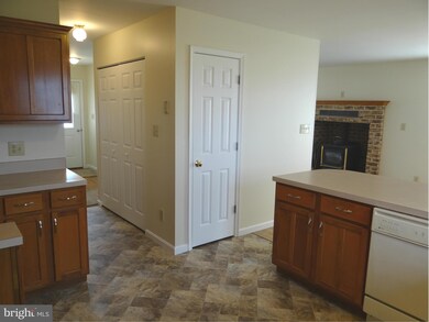 323 Ronald Dr, Greencastle, PA 17225 - photo 5