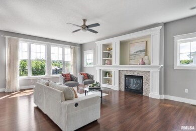 1609 Shamrock Dr, Davenport, IA 52807 - photo 6