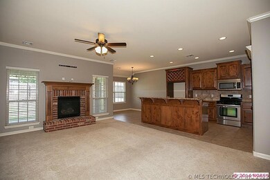 2304 W Quinton St, Broken Arrow, OK 74011 - photo 3