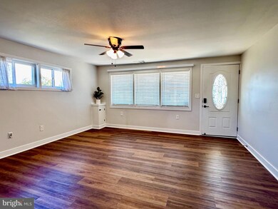 2754 Yarnall Rd, Halethorpe, MD 21227 - photo 7