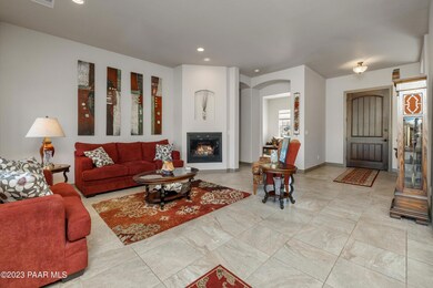 006_Living Room