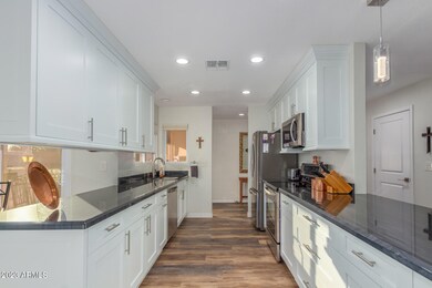 17831 N 102nd Dr, Sun City, AZ 85373 - photo 4