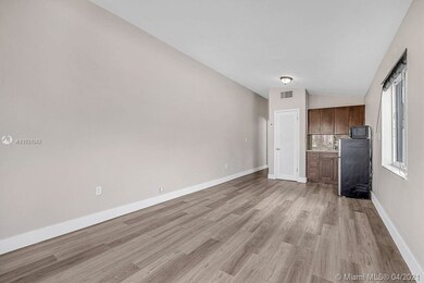 2134 SW 82nd Place unit Side, Miami, FL 33155 - photo 5