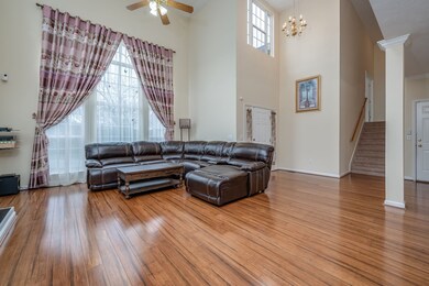 The Grand Entrance!! Soaring ceilings, floor to ceiling wall of windows and hardwood floors!! 5255 Catspaw Dr., Antioch, TN 37013