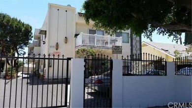 2ND LEVEL OWNER'S UNIT WITH OVERSIZED BALCONY