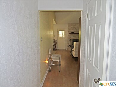 103 E Blancas Dr, Copperas Cove, TX 76522 - photo 4