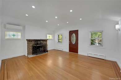 4408 Locust Point Dr, Bronx, NY 10465 - photo 4