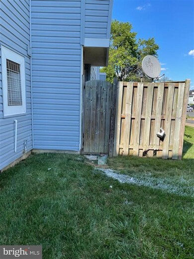 5804 Village Green Dr unit B, Alexandria, VA 22309 - photo 2