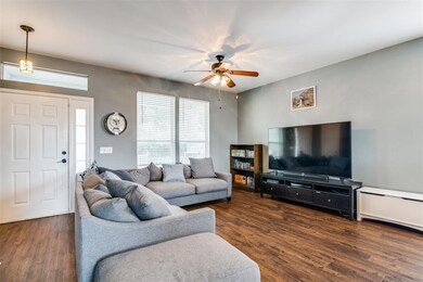 901 Chickesaw Ln, Wylie, TX 75098 - photo 2