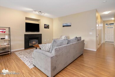 07-Living Room_SLS_-1416