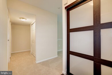 9725 Kings Crown Ct unit 1, Fairfax, VA 22031 - photo 2