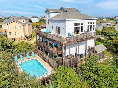 Look at that Pool!