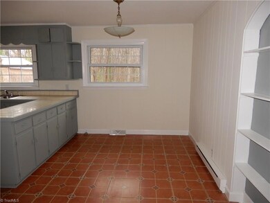 824 Woodcrest Dr, Asheboro, NC 27205 - photo 4