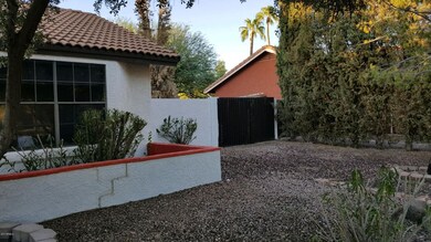 18438