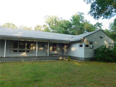 Slate stone 'front porch', large picture window in