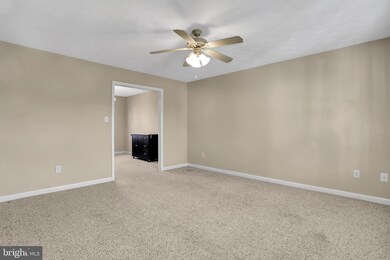 349 Zea St, Strasburg, VA 22657 - photo 5