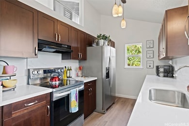 Kitchen (View 2)
