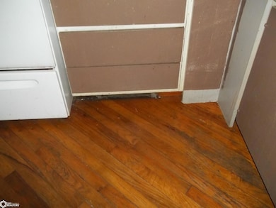 kitchen hardwood