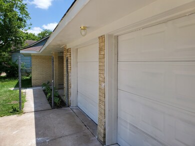 3412 Collingsworth St, Houston, TX 77026 - photo 3