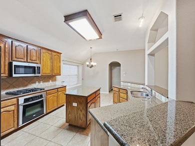 11250 Luckenbach Dr, Frisco, TX 75035 - photo 2