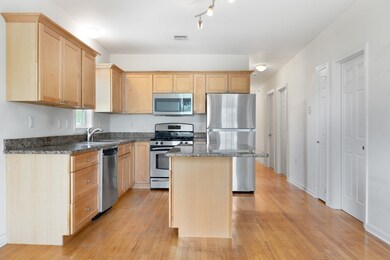 39 Montgomery St unit 3, Cambridge, MA 02140 - photo 2