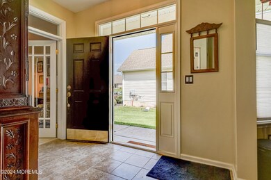 92_Cedar_Village_Blvd_006