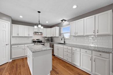 2718 Running Creek Dr, Florence, KY 41042 - photo 2