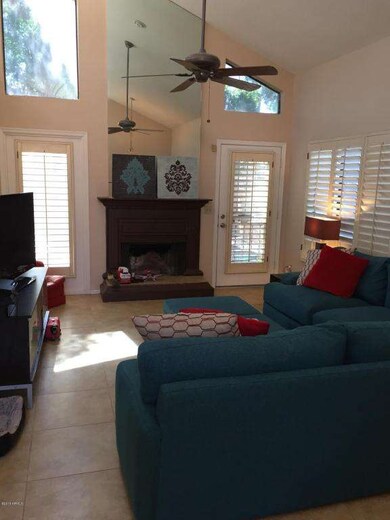 2692 N Carriage Lane