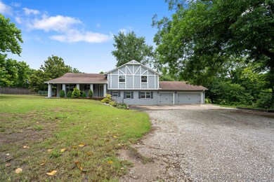 9802 E Clover Creek Dr, Claremore, OK 74017 - photo 3