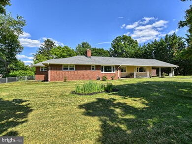 22721 Ridge Rd, Germantown, MD 20876 - photo 3