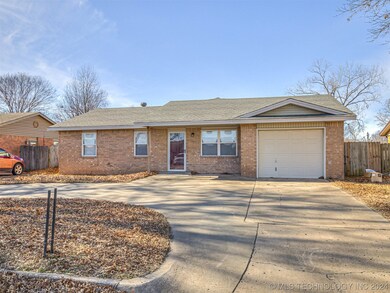 13666 S Hickory Place, Glenpool, OK 74033 - photo 3