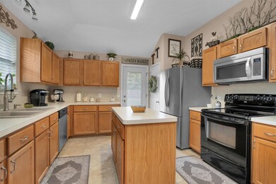 8962 W Buffalo Cir, Willis, TX 77378 - photo 7