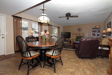 Dining/ living rm