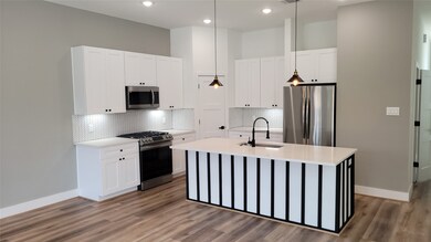 213 E 38th St, Houston, TX 77018 - photo 6