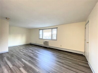 23 Burlington St unit 4, Woburn, MA 01801 - photo 4