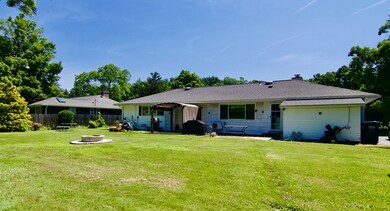 6 Crescent St, Easthampton, MA 01027 - photo 3