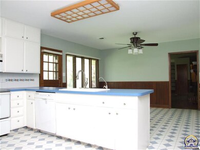 5730 SW 47th St, Topeka, KS 66610 - photo 5