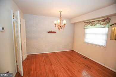 6043 Bonnie Bern Ct, Burke, VA 22015 - photo 6