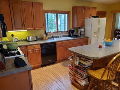 43 Highland St, Ashland, NH 03217 - photo 4