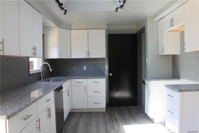 867 Remington Dr, North Tonawanda, NY 14120 - photo 4