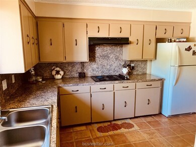 1818 Hondo Dr, College Station, TX 77840 - photo 5