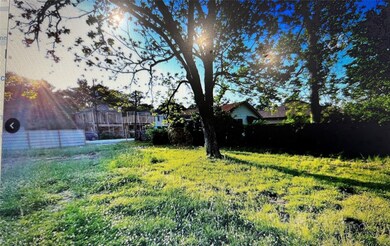 6610 Ezzard Charles Ln, Houston, TX 77091 - photo 2