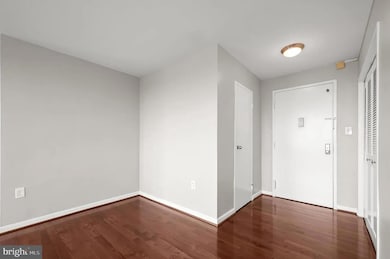 Grosvenor Park II, Rockville, MD 20852 - photo 2