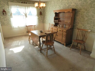 1031 Winsford Rd, Towson, MD 21204 - photo 4