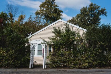 131 Vine St, Saugus, MA 01906 - photo 2